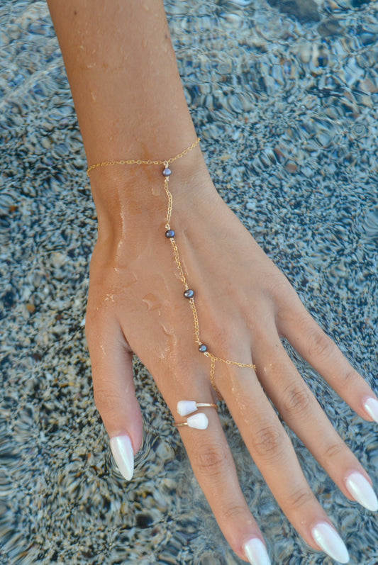 Dainty Handchain